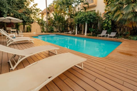 Swimming pool