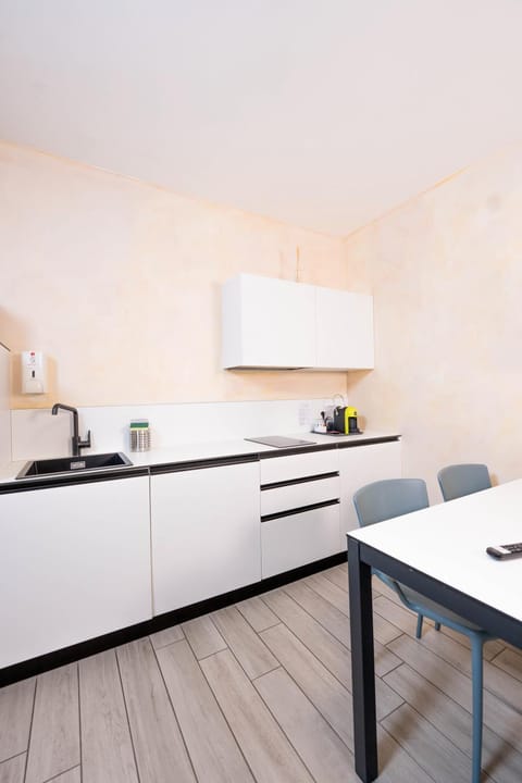 Kitchen or kitchenette, Dining area, pet friendly, stove