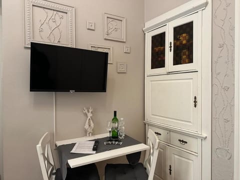TV and multimedia, Photo of the whole room