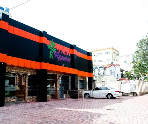 Property building, Facade/entrance, Day, Street view, Location, Parking