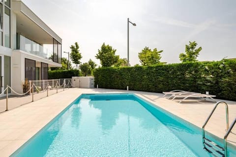 Pool view, Swimming pool, sunbed