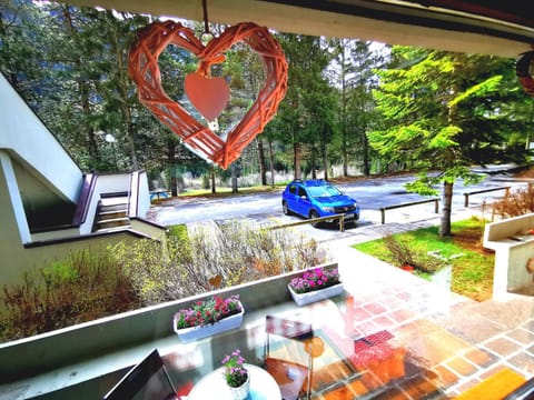 Neighbourhood, Garden view, Parking