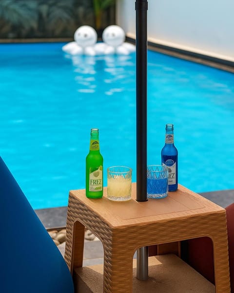 Day, Pool view, Swimming pool, Drinks