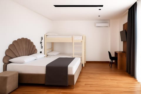 Bed, Photo of the whole room, Bedroom, bunk bed