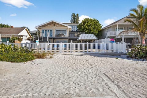 Sunshine's Hideaway House in Indian Rocks Beach