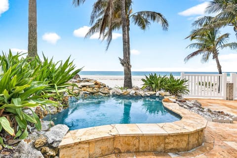 Gulf Front Dreams House in Clearwater Beach