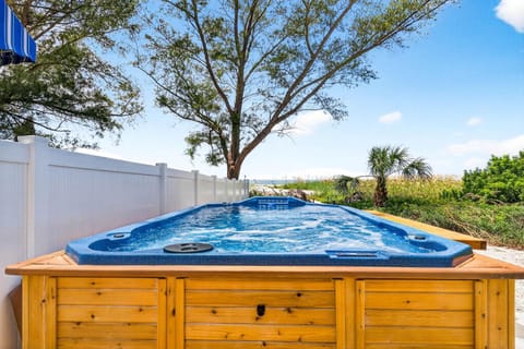 Turtleback Beach House House in Treasure Island