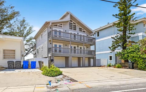 Turtleback Beach House House in Treasure Island
