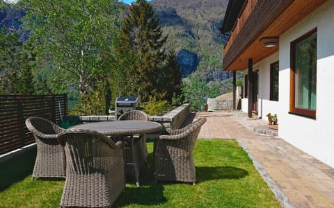 Property building, View (from property/room), Seating area, Dining area, Garden view, Mountain view, Sea view