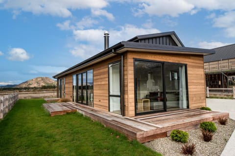 Property building, Facade/entrance, Garden