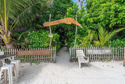 Facade/entrance, Natural landscape, Garden, Beach, sunbed