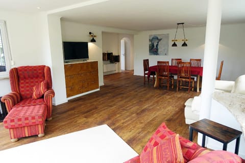 TV and multimedia, Living room, Seating area