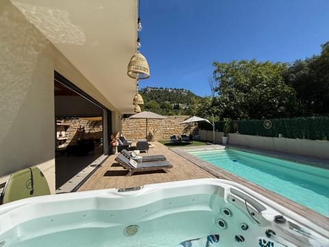 Villa au coeur des vignes avec jacuzzi privé Villa in Cassis