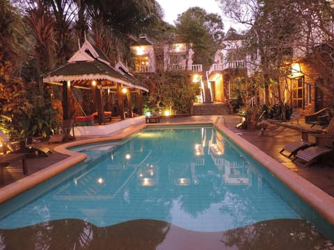 Swimming pool