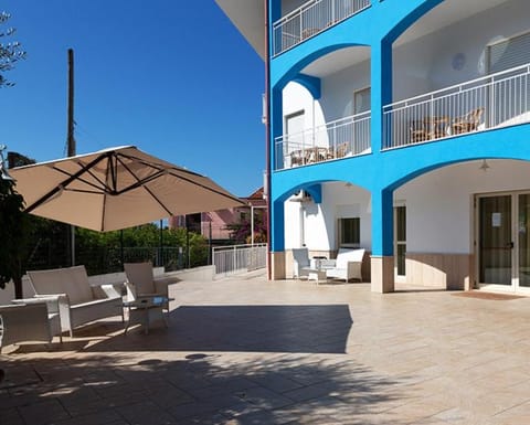Property building, Facade/entrance