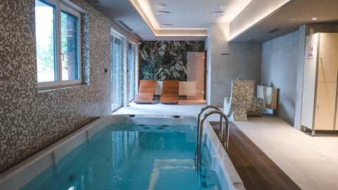 Hot Tub, Hot Tub