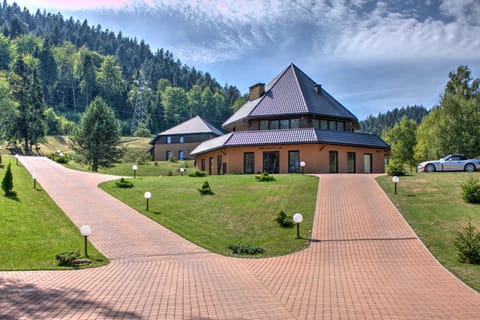 Property building, Day