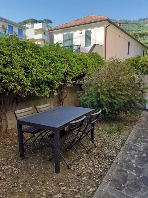 Tigullio Vacations - Flavia beach apartment Apartment in Lavagna