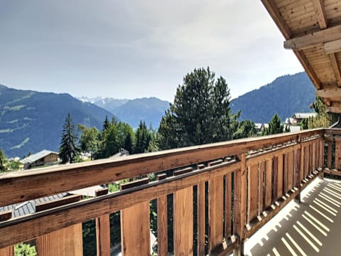 Balcony/Terrace, Mountain view