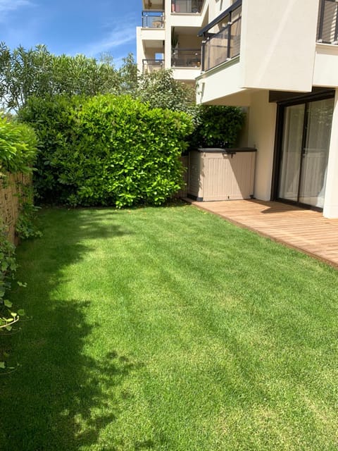 Magnifique T2 avec terrasse et Jardin privé Apartment in Mandelieu-La Napoule