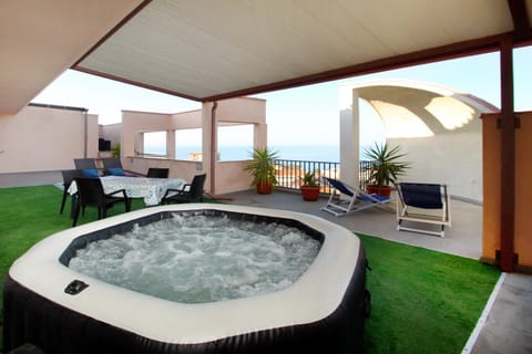 Balcony/Terrace, Pool view