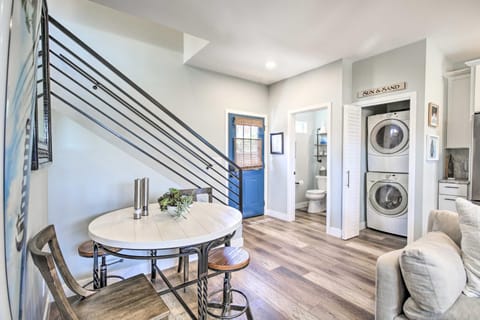 Dog-Friendly San Diego Home - 1 Mi to Ocean Beach House in Ocean Beach