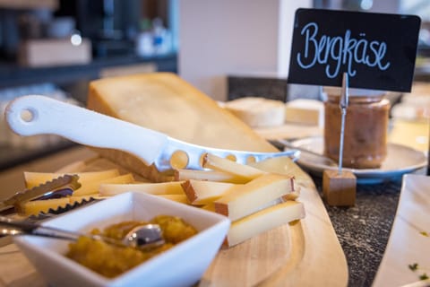 Breakfast, Continental breakfast