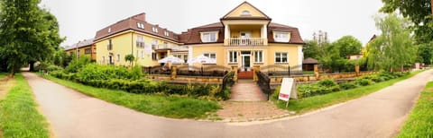 Property building, Day