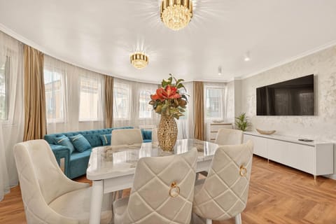 White Elegance City Center Apartment Apartment in Varna