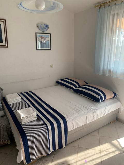 One bedroom apartment with terrace and seaview - B Apartment in Šibenik-Knin County, Croatia