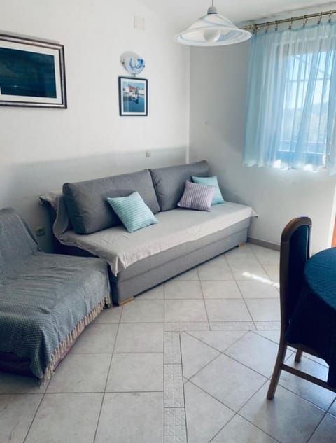 One bedroom apartment with terrace and seaview - B Apartment in Šibenik-Knin County, Croatia