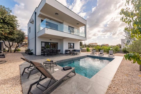 Property building, Pool view, Swimming pool