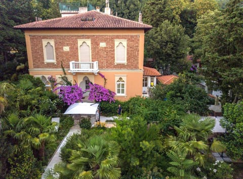 Property building, Garden view