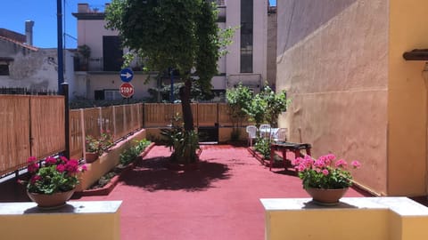 Facade/entrance, Garden view