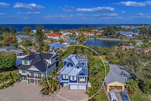 Casa Amiga by Beach Retreats House in Anna Maria Island