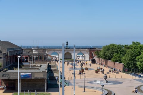Neighbourhood, Beach, Sea view, Location