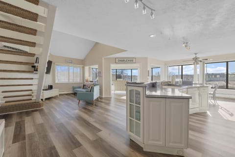 201 Pointes North Inn House in Charlevoix