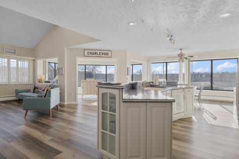 201 Pointes North Inn House in Charlevoix