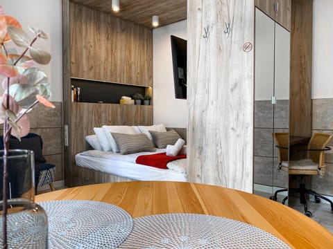 Bed, Living room, Dining area, Bedroom