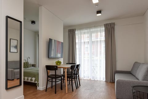 Photo of the whole room, Dining area