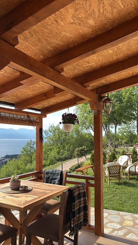 Sunset House Apartment in Municipality of Ohrid, North Macedonia