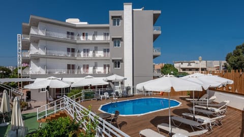 Property building, Pool view