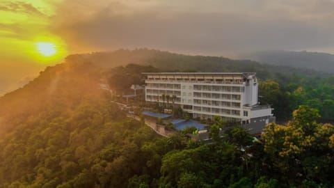 Property building, Nearby landmark, Natural landscape, Bird's eye view, Mountain view, Sunrise, Sunset