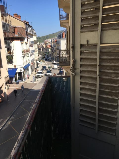 Balcony/Terrace, City view