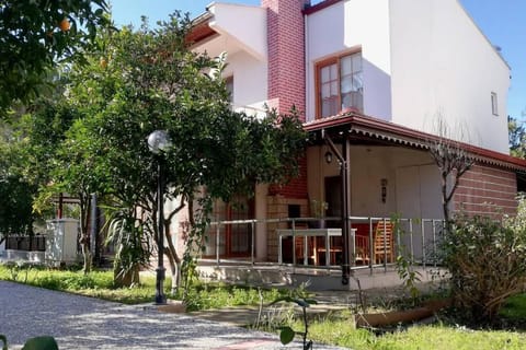 Property building, Patio, Garden, Balcony/Terrace