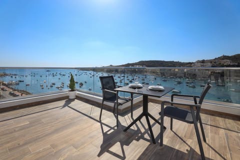 Day, View (from property/room), Balcony/Terrace, Seating area, Dining area, Sea view, sunbed