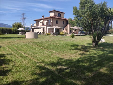 Property building, Spring, Day, Garden, Landmark view