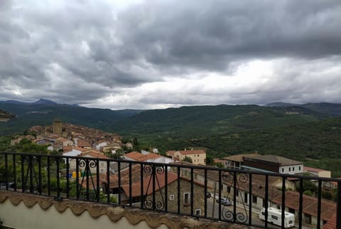 Balcony/Terrace, Mountain view