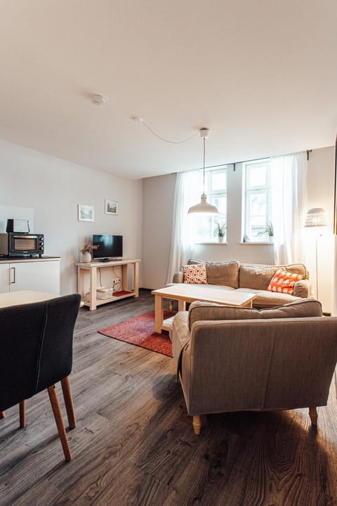 Living room, Food
