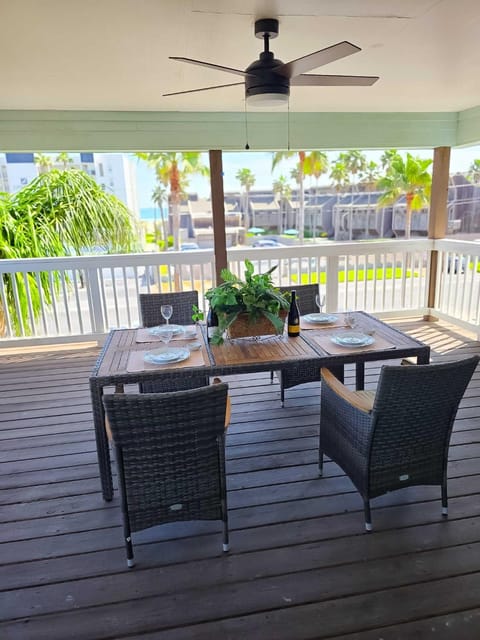 126 E Pike home House in South Padre Island